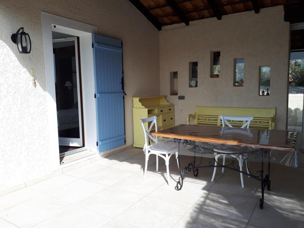 L'Oustaou De L'Estama Bed and Breakfast Rocbaron Exteriör bild
