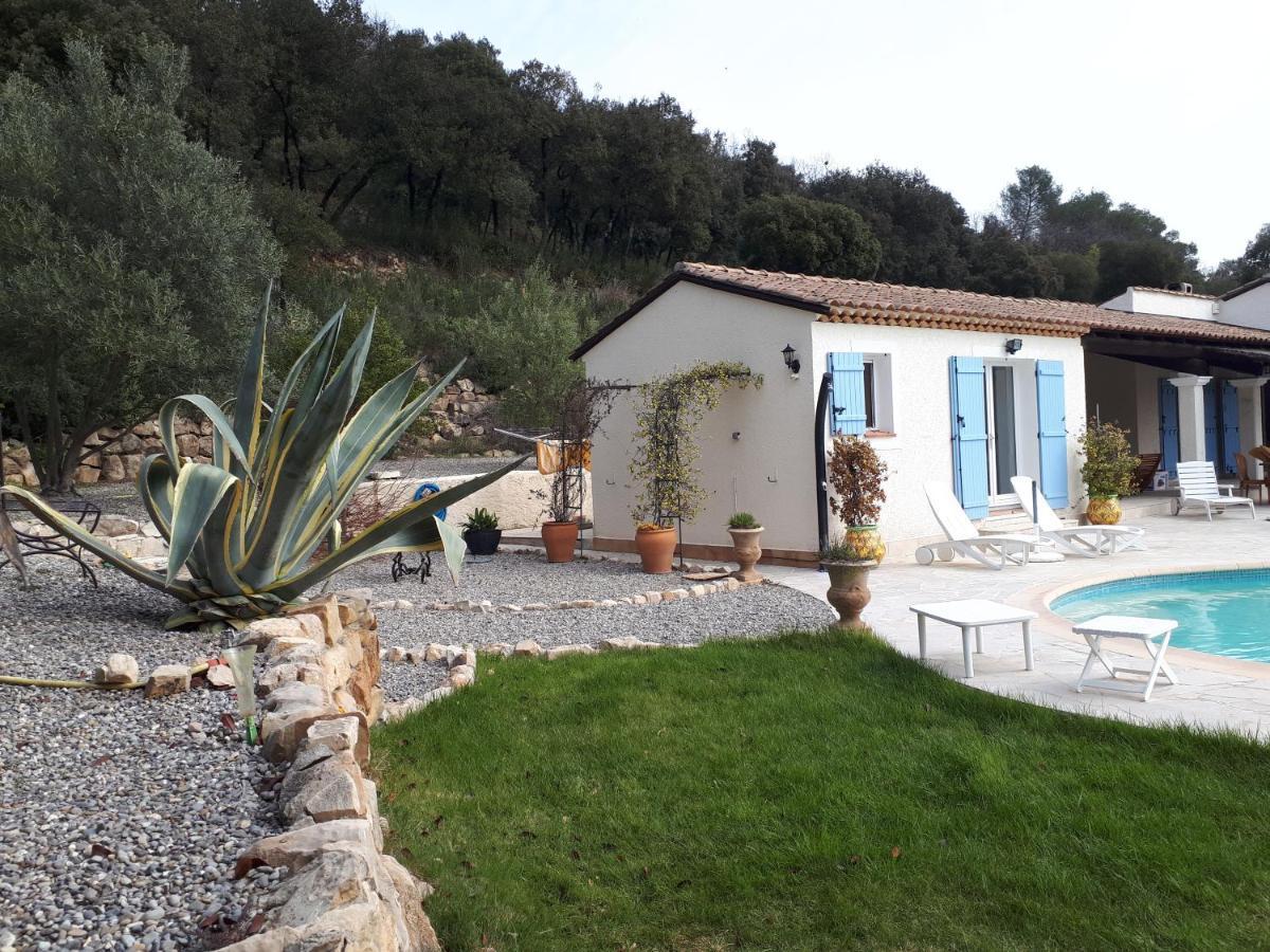 L'Oustaou De L'Estama Bed and Breakfast Rocbaron Exteriör bild
